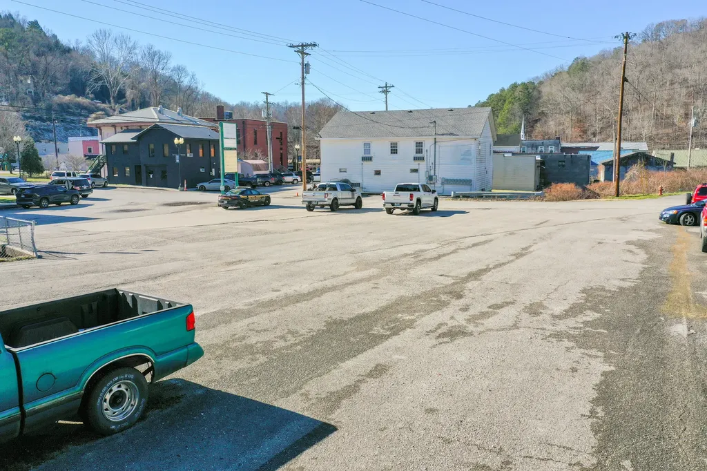 212 1st Street Mckee KY 40447