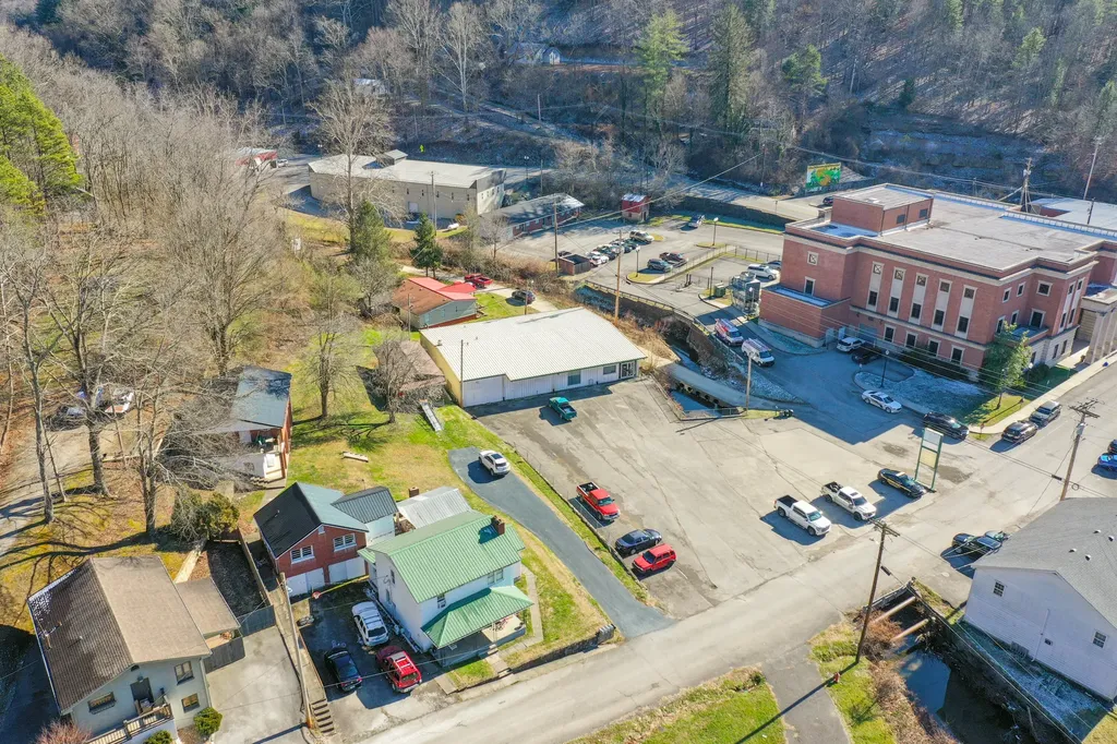 212 1st Street Mckee KY 40447