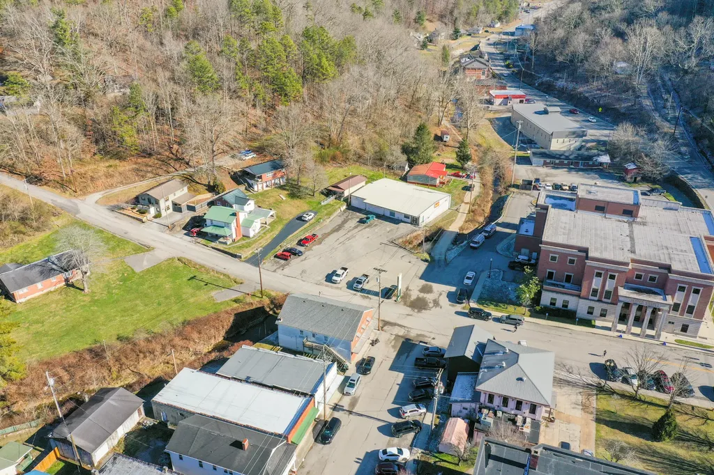 212 1st Street Mckee KY 40447