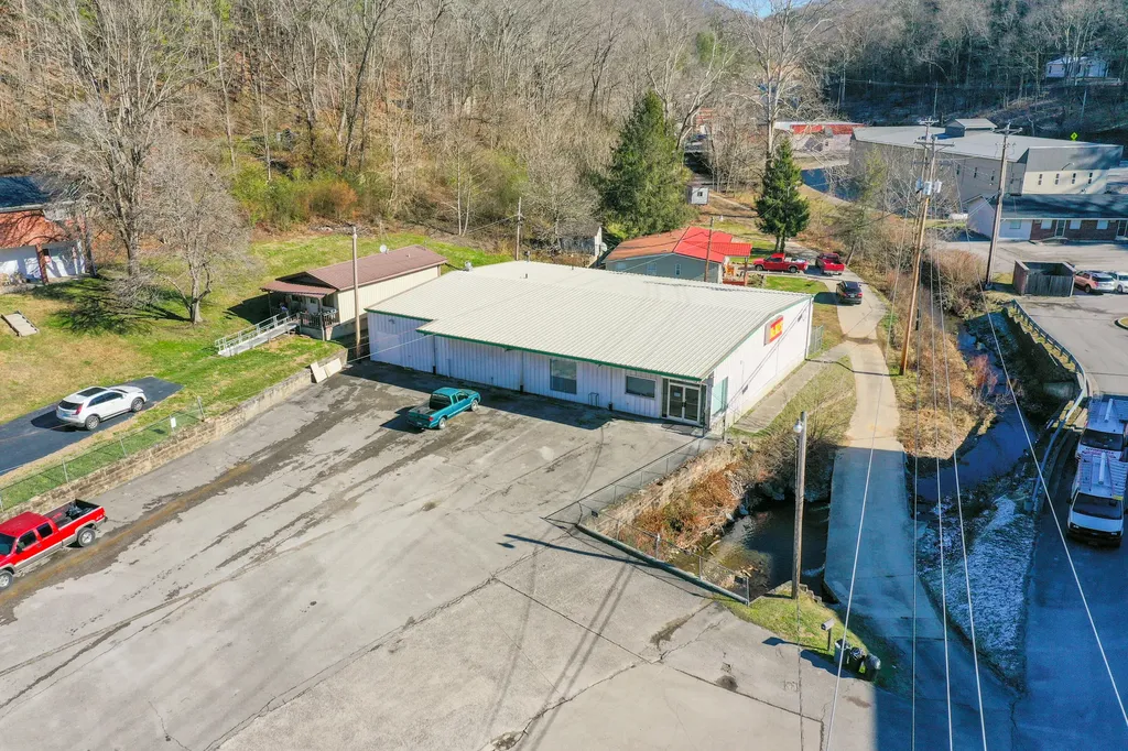 212 1st Street Mckee KY 40447