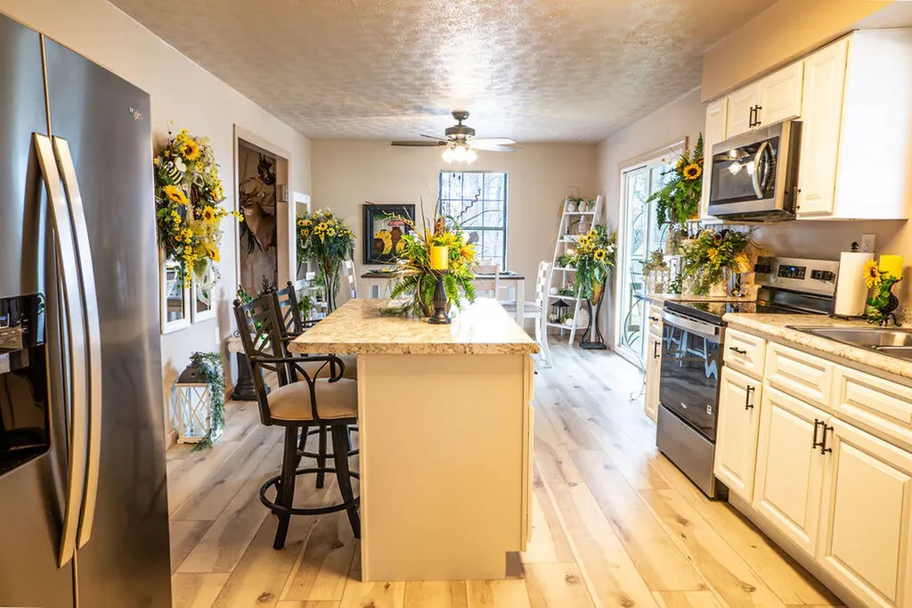 827 Dean Road Mckee KY 40447