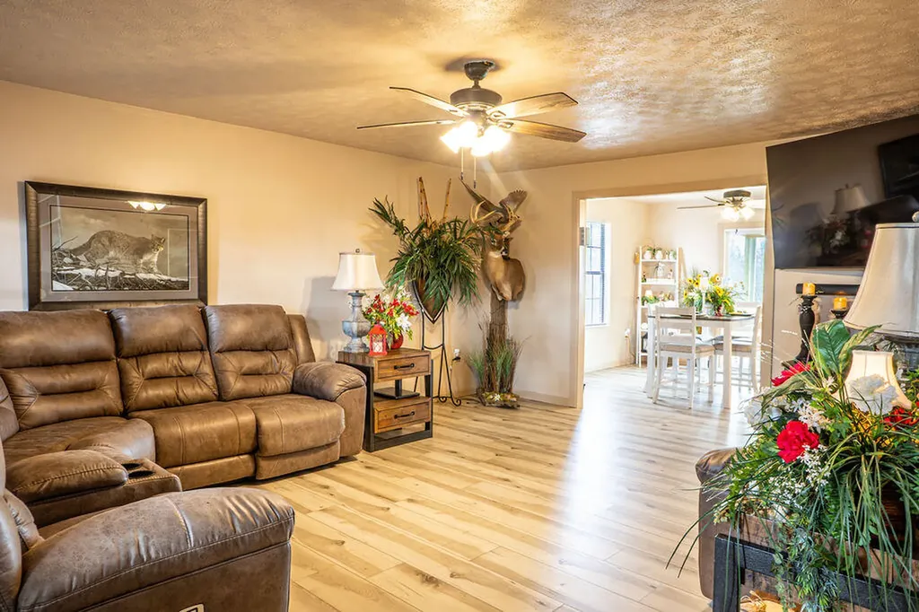 827 Dean Road Mckee KY 40447