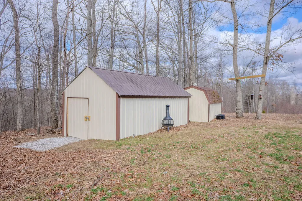 827 Dean Road Mckee KY 40447
