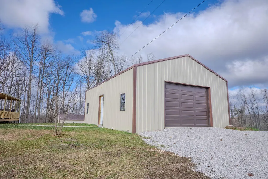 827 Dean Road Mckee KY 40447