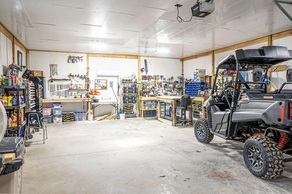 827 Dean Road Mckee KY 40447