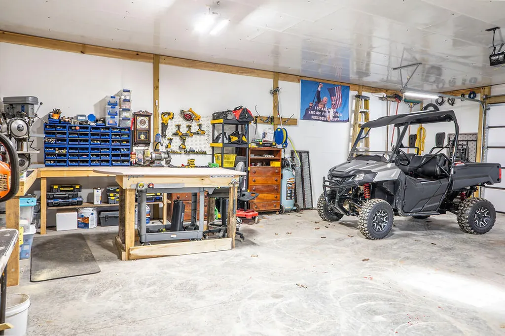 827 Dean Road Mckee KY 40447