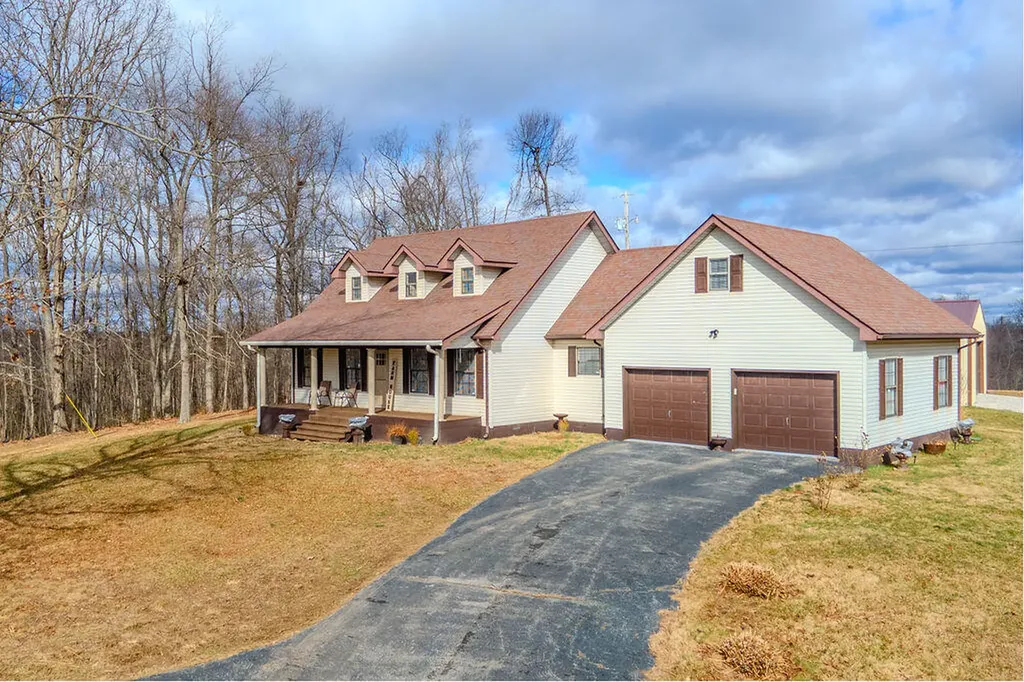 827 Dean Road Mckee KY 40447