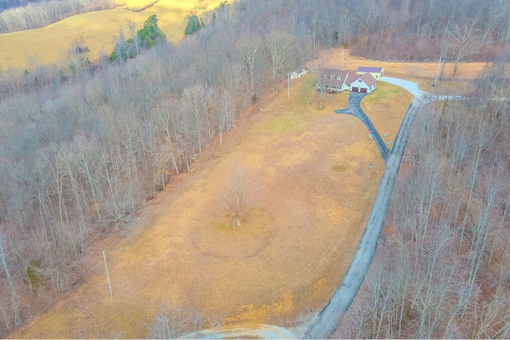 827 Dean Road Mckee KY 40447