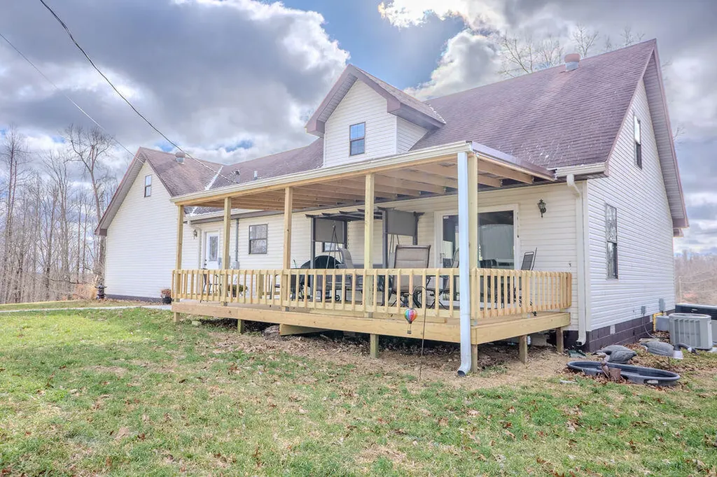 827 Dean Road Mckee KY 40447