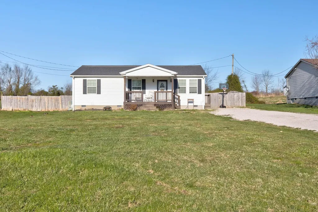 109 Parish Road Jeffersonville KY 40337