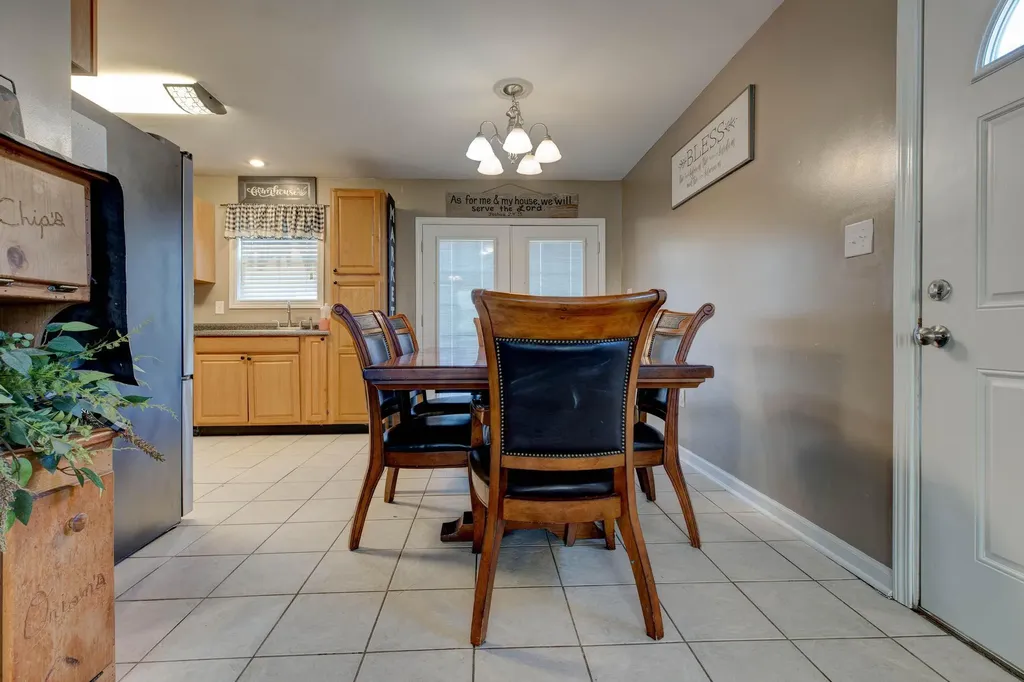 109 Parish Road Jeffersonville KY 40337