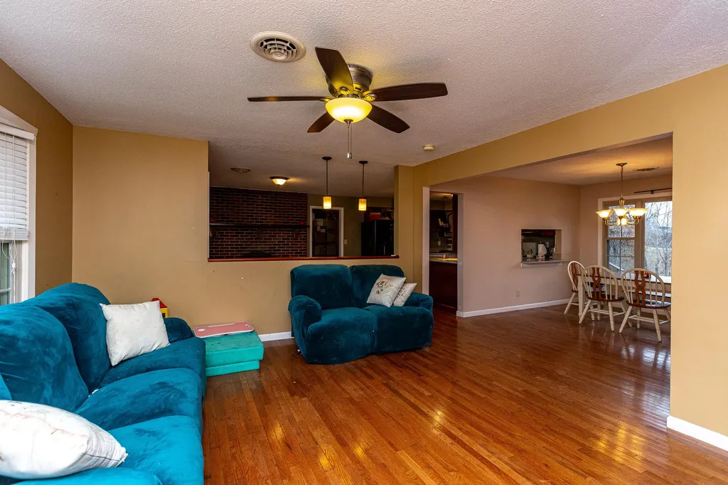 463 Hutchinson Road West Liberty KY 41472