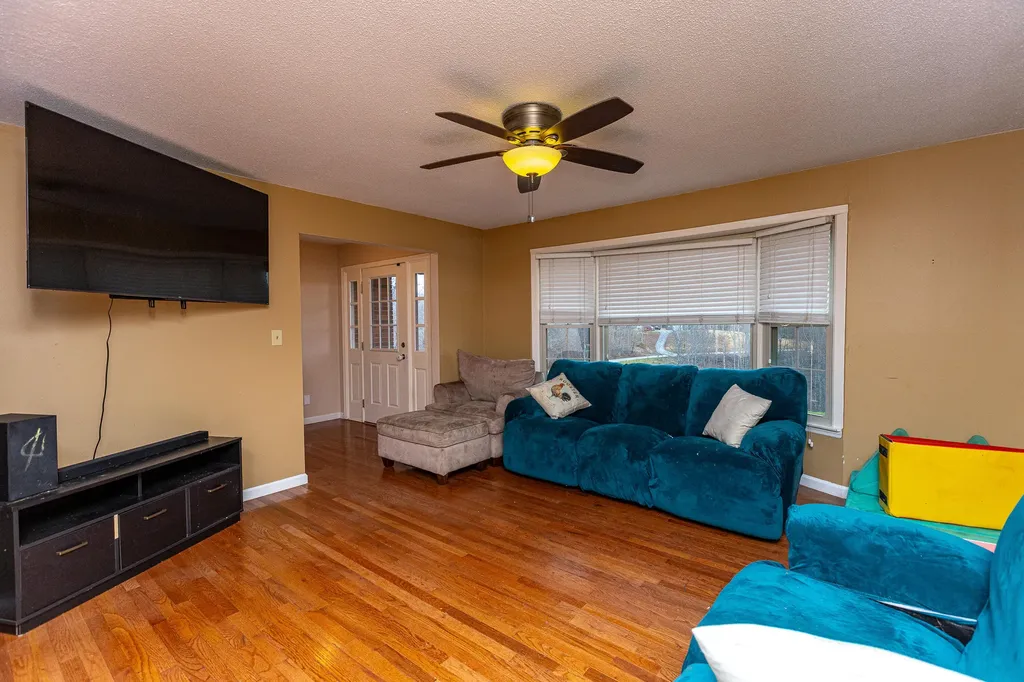 463 Hutchinson Road West Liberty KY 41472
