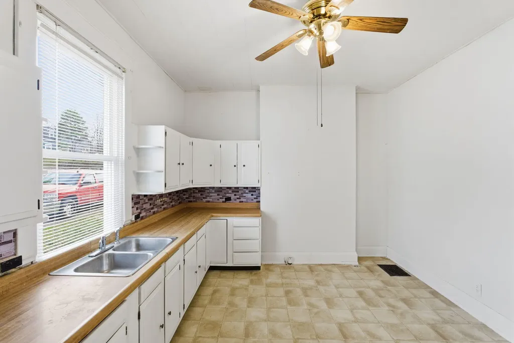 242 Wilson Avenue Cynthiana KY 41031