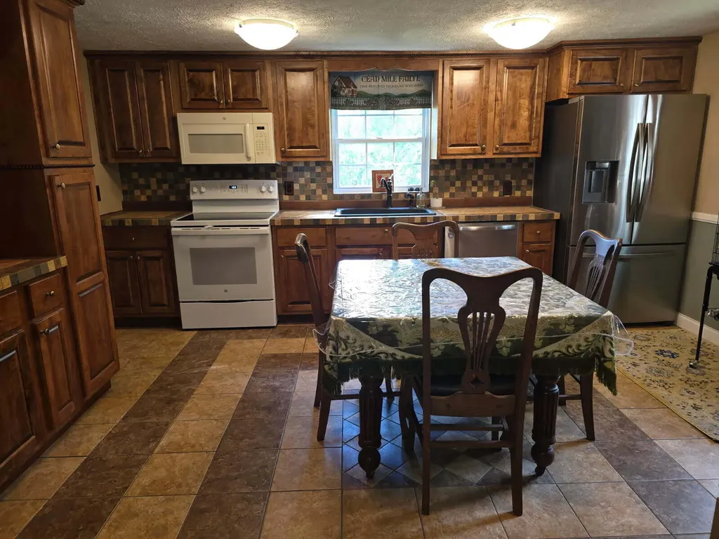 111 Natures Way Monticello KY 42633
