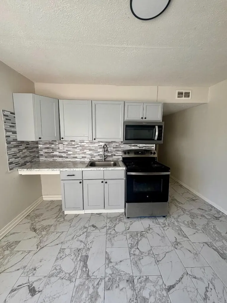 7800 Danville Pike Hustonville KY 40437