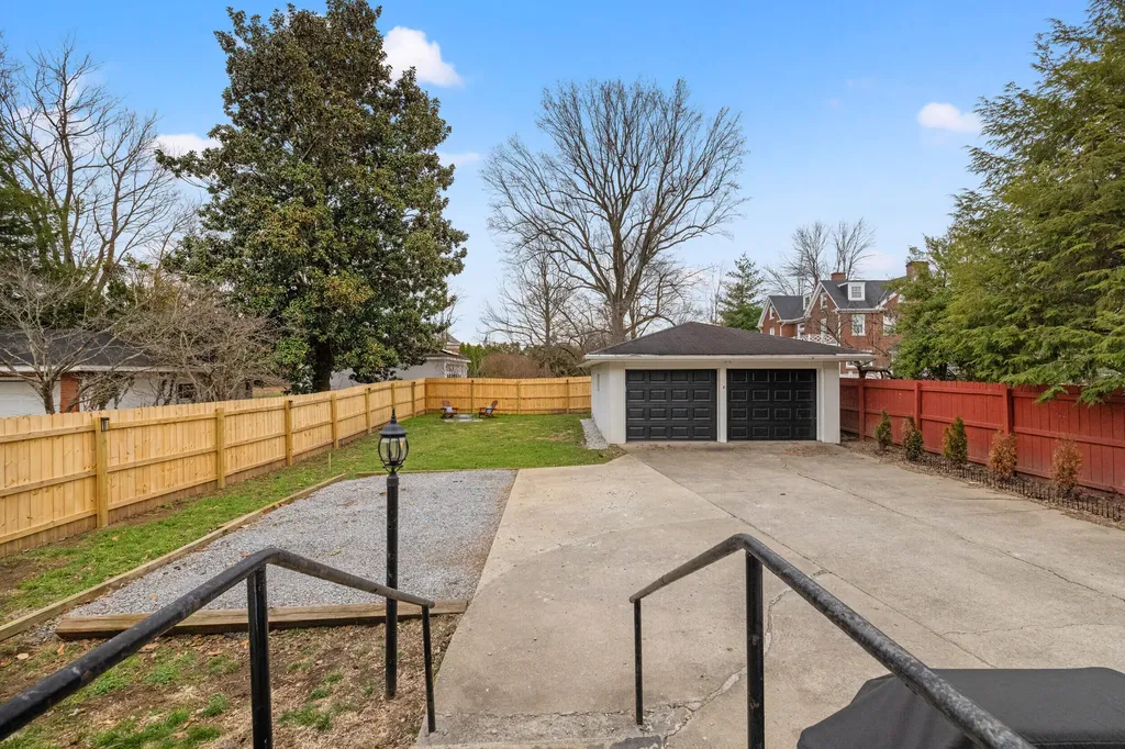 316 W Lexington Avenue Danville KY 40422