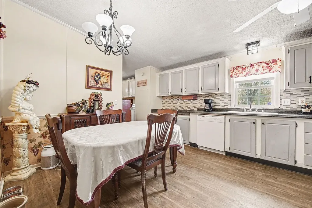 134 Walter Lane Waco KY 40385