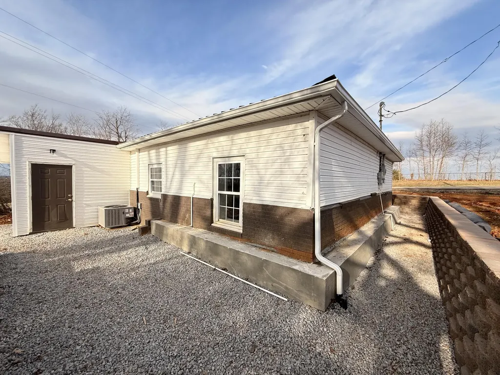 225 Shake Rag Road Waynesburg KY 40489