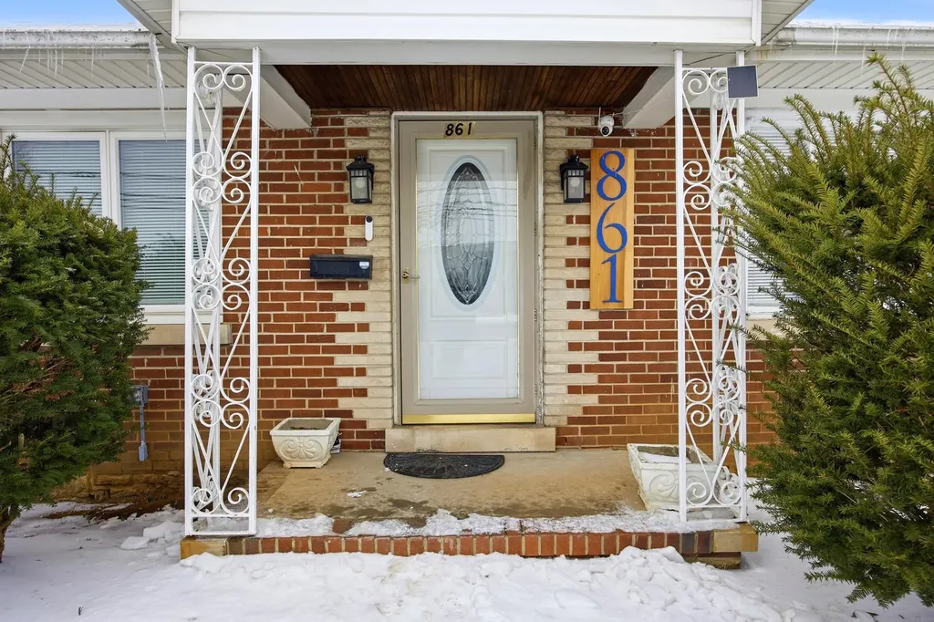 861 Georgetown Street Lexington KY 40508