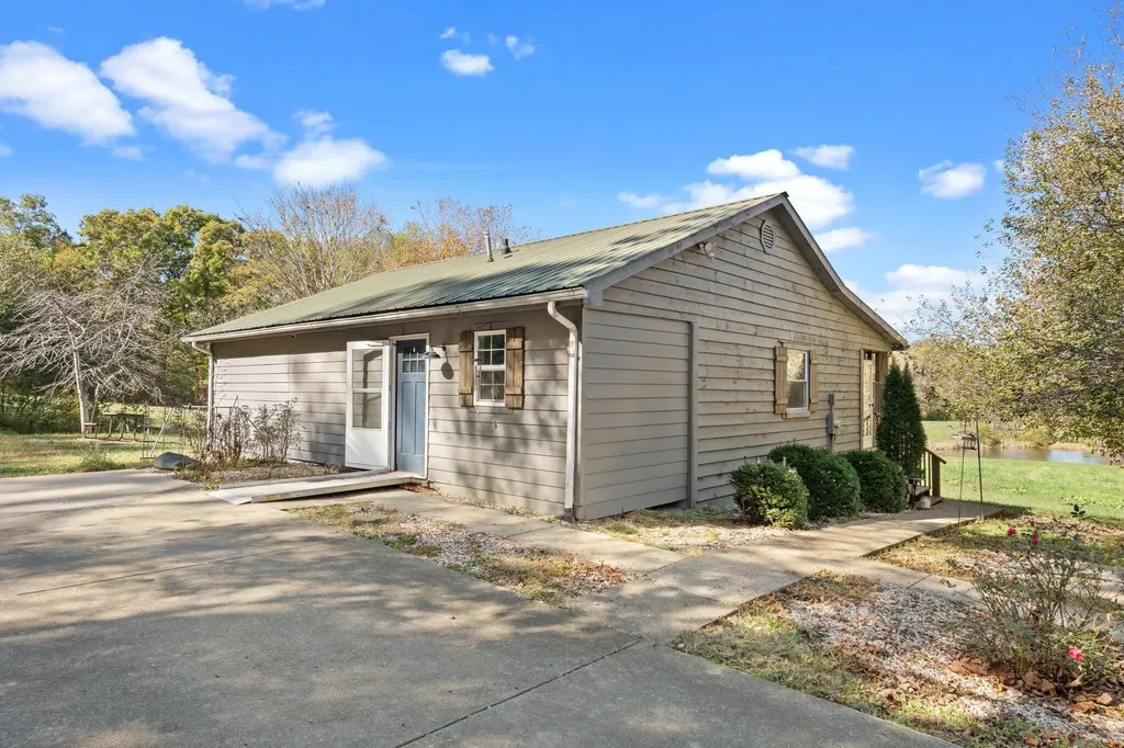 400 Herman Becraft Spur Road Means KY 40346