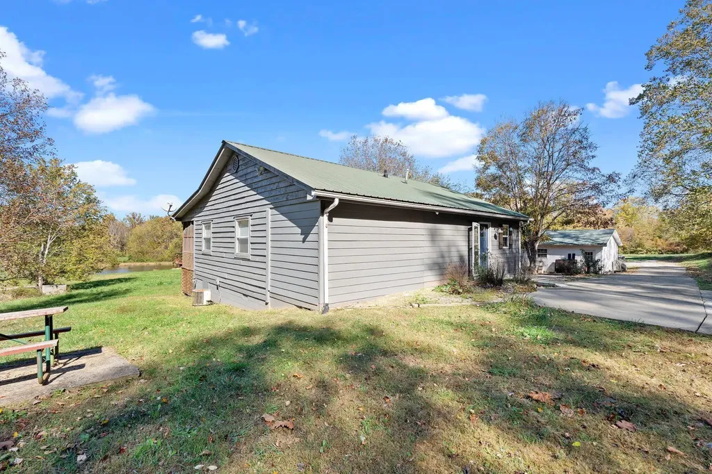 400 Herman Becraft Spur Road Means KY 40346