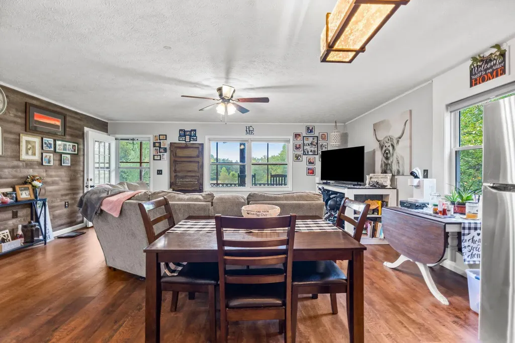 400 Herman Becraft Spur Road Means KY 40346