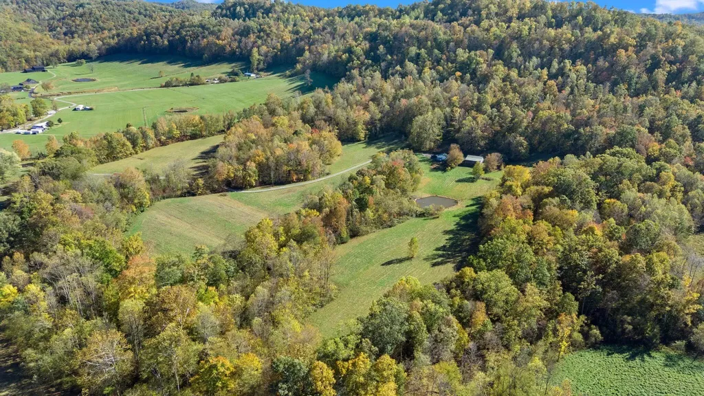 400 Herman Becraft Spur Road Means KY 40346