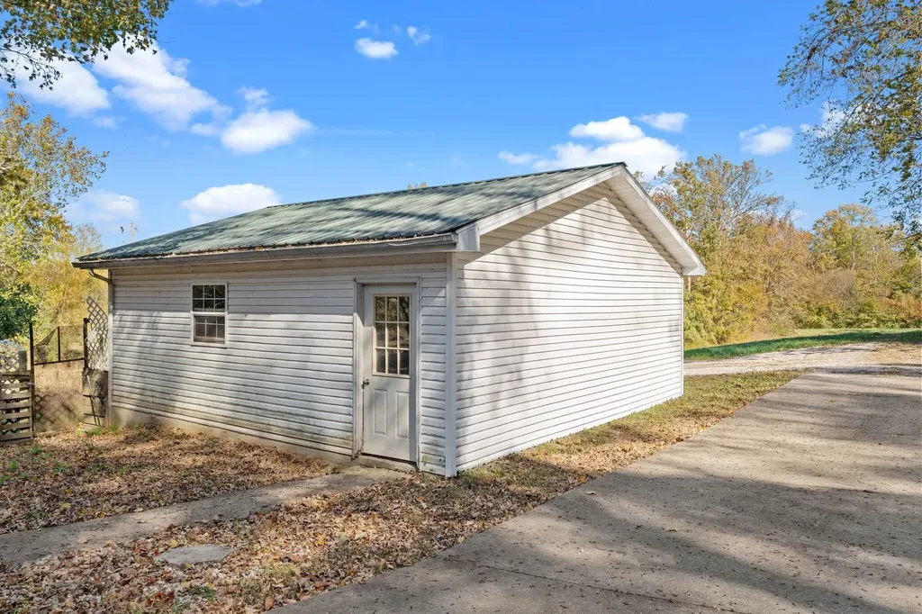 400 Herman Becraft Spur Road Means KY 40346
