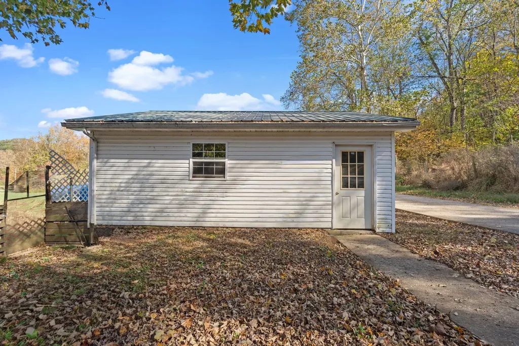 400 Herman Becraft Spur Road Means KY 40346