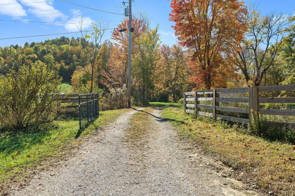 400 Herman Becraft Spur Road Means KY 40346