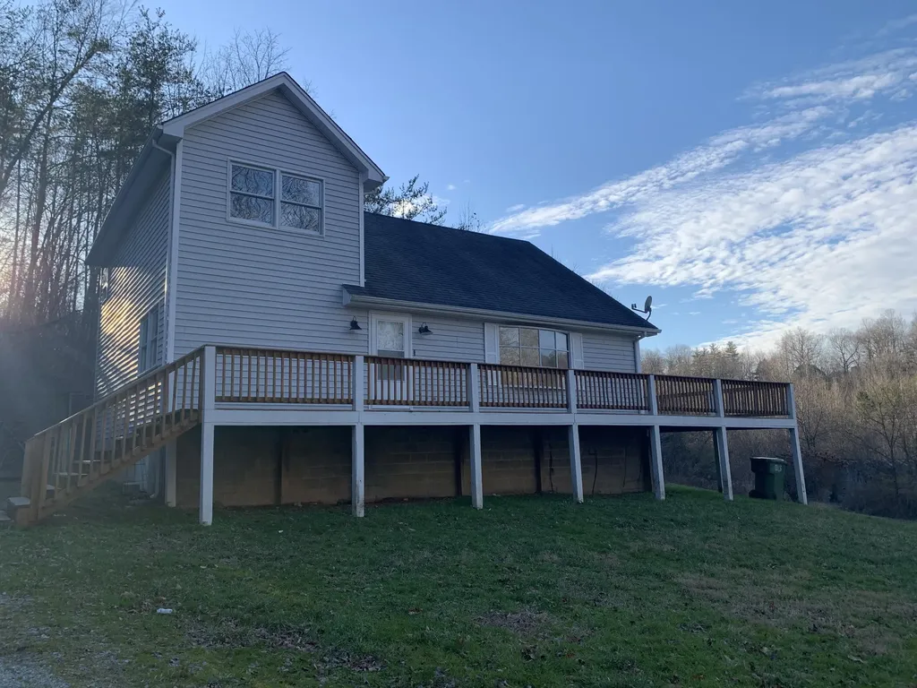 877 Bear Hollow Road Rockholds KY 40759