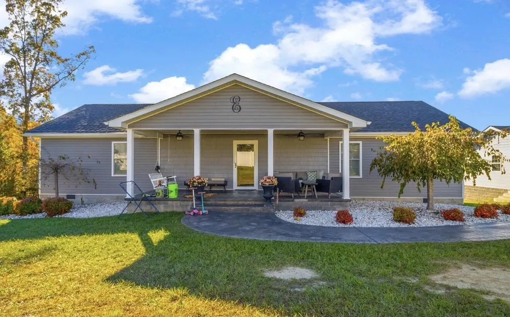 6153 Us Highway 25 East Bernstadt KY 40729