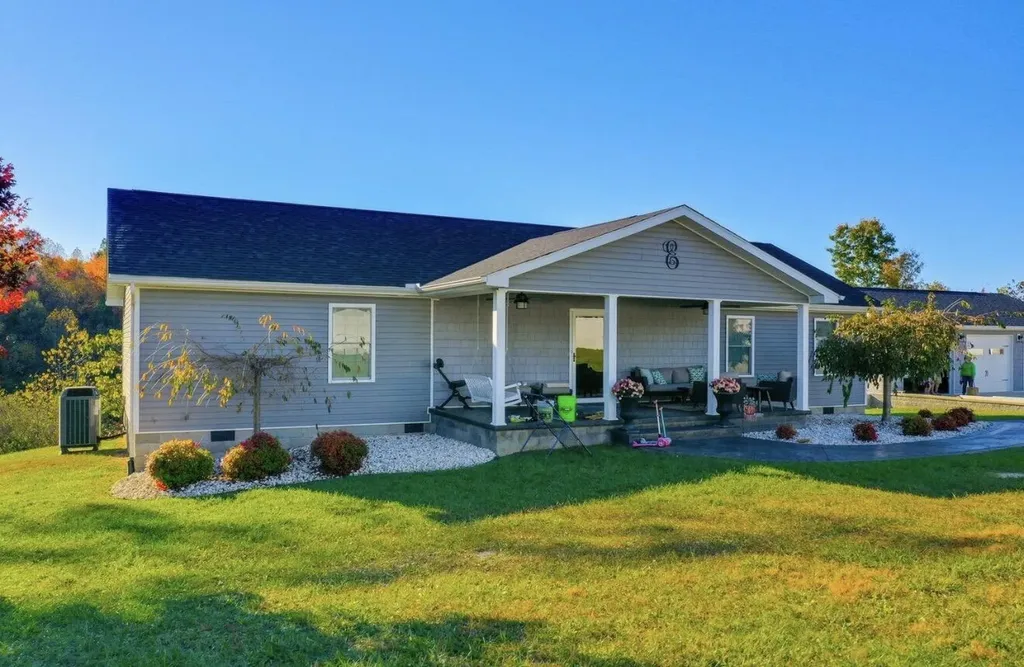 6153 Us Highway 25 East Bernstadt KY 40729