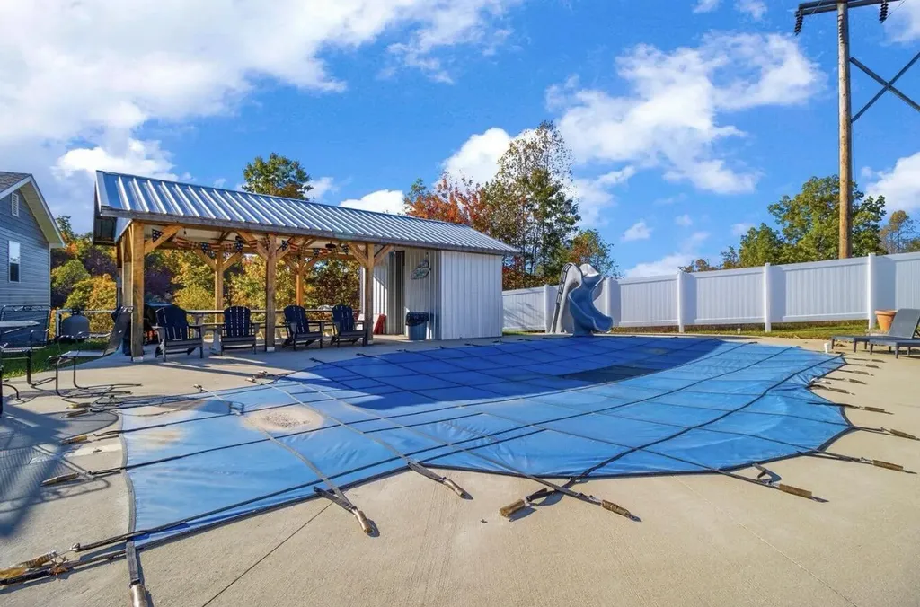 6153 Us Highway 25 East Bernstadt KY 40729