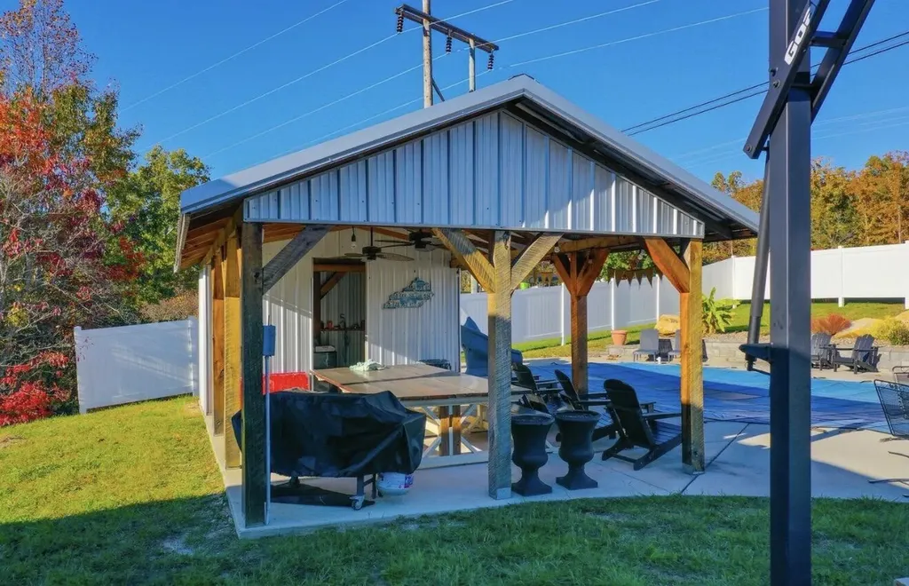 6153 Us Highway 25 East Bernstadt KY 40729