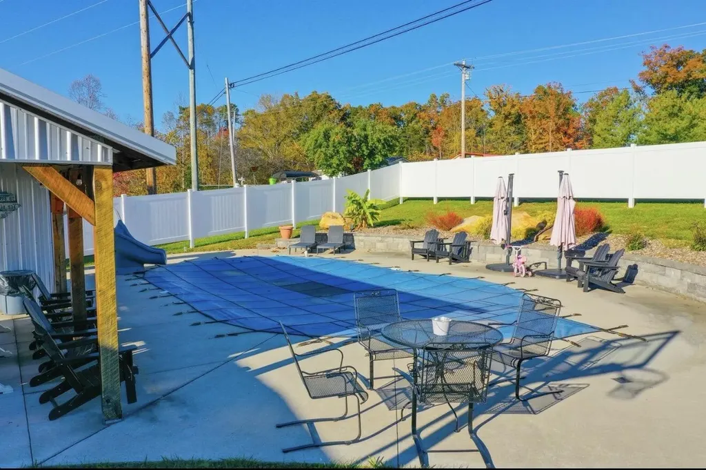 6153 Us Highway 25 East Bernstadt KY 40729