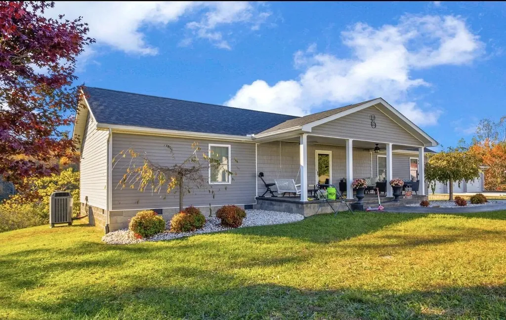 6153 Us Highway 25 East Bernstadt KY 40729