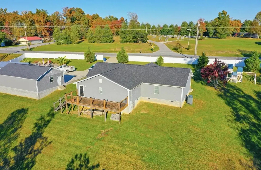 6153 Us Highway 25 East Bernstadt KY 40729
