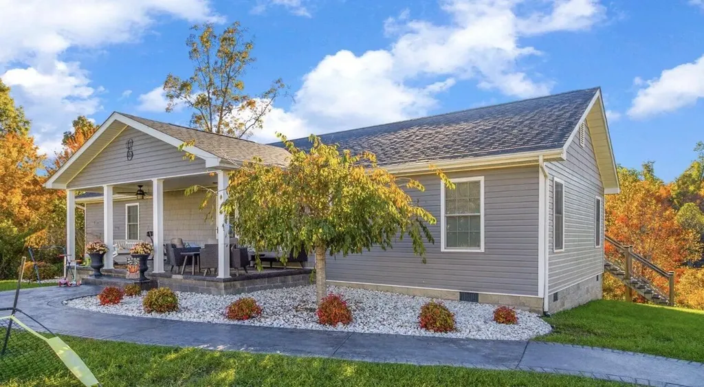 6153 Us Highway 25 East Bernstadt KY 40729
