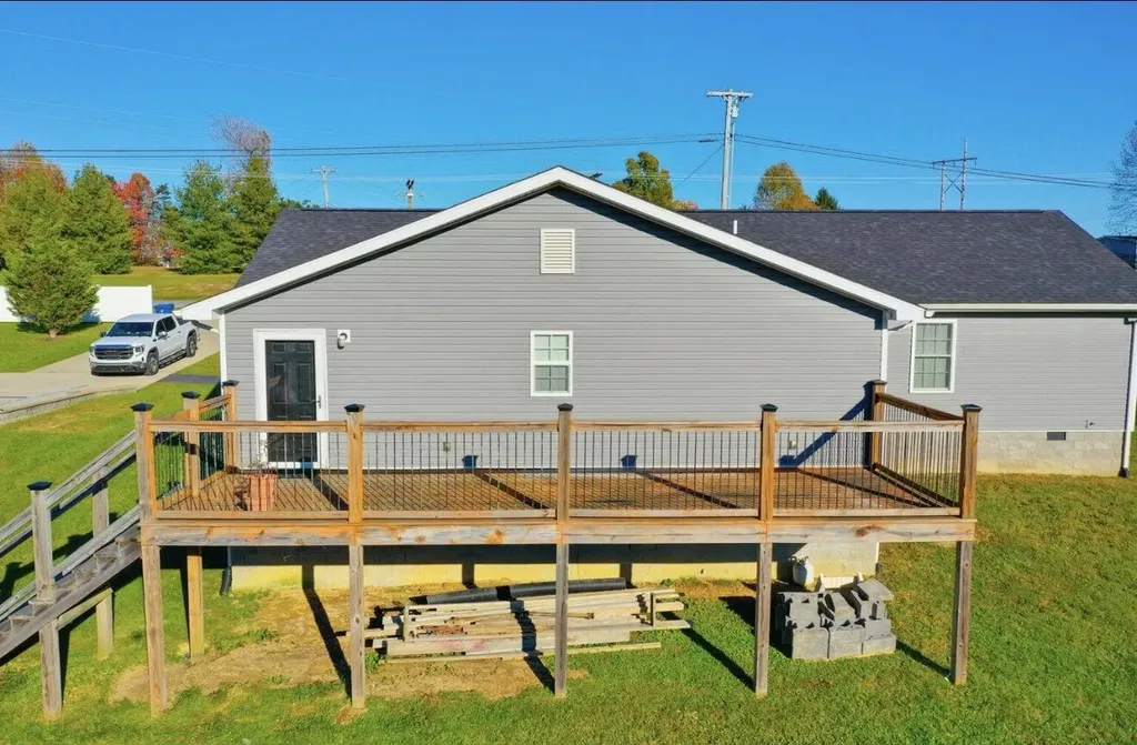 6153 Us Highway 25 East Bernstadt KY 40729