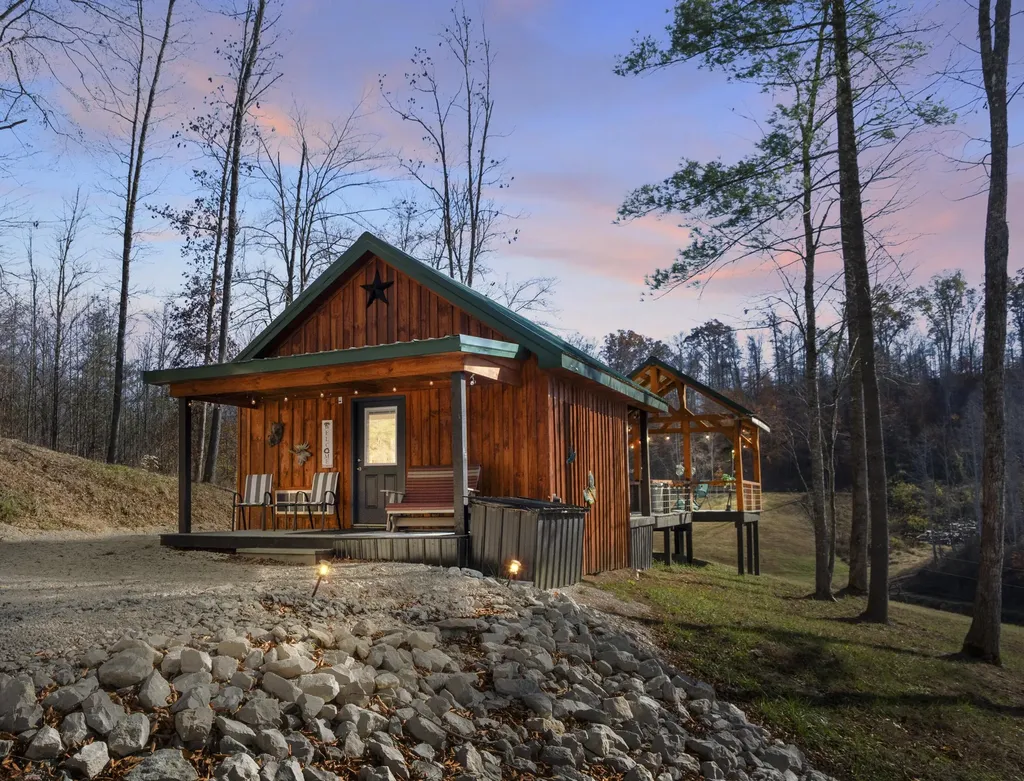 16 Hickory Lane Campton KY 41301