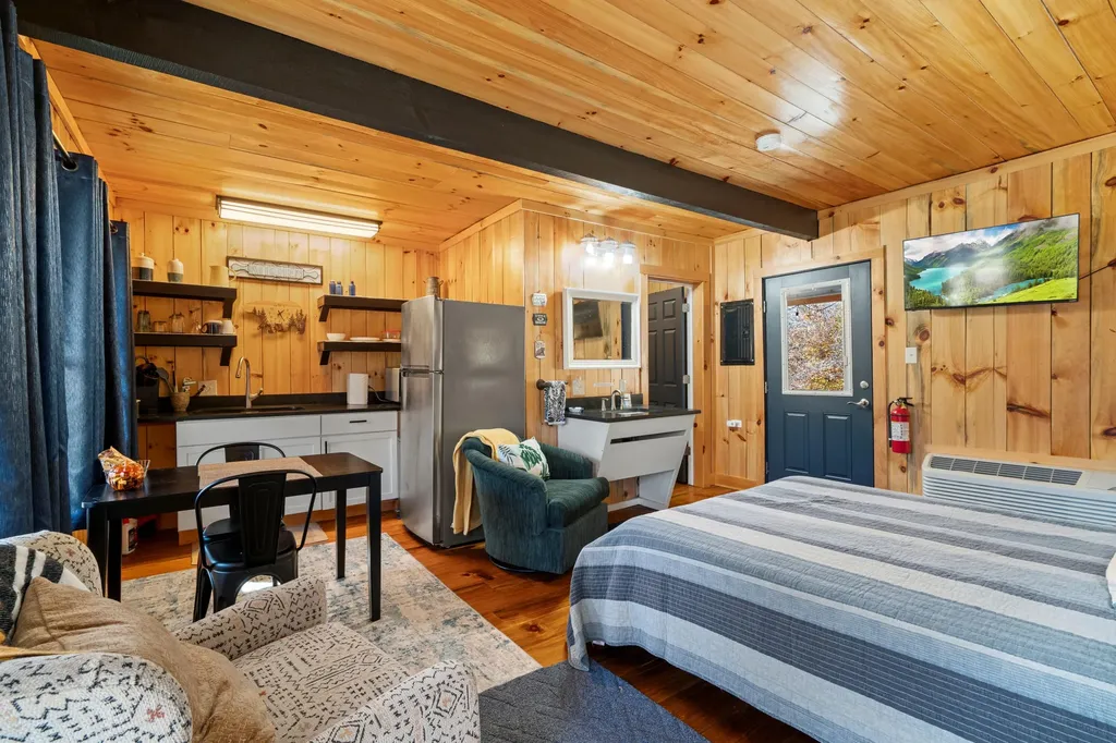 16 Hickory Lane Campton KY 41301