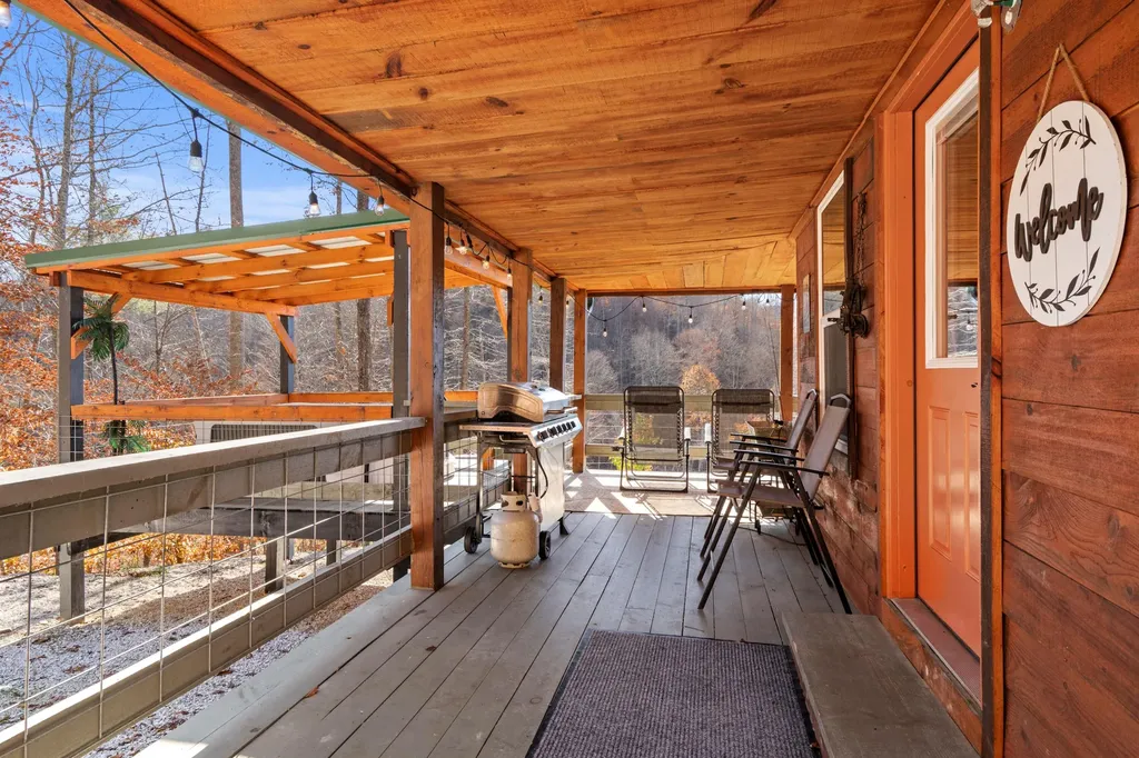 16 Hickory Lane Campton KY 41301