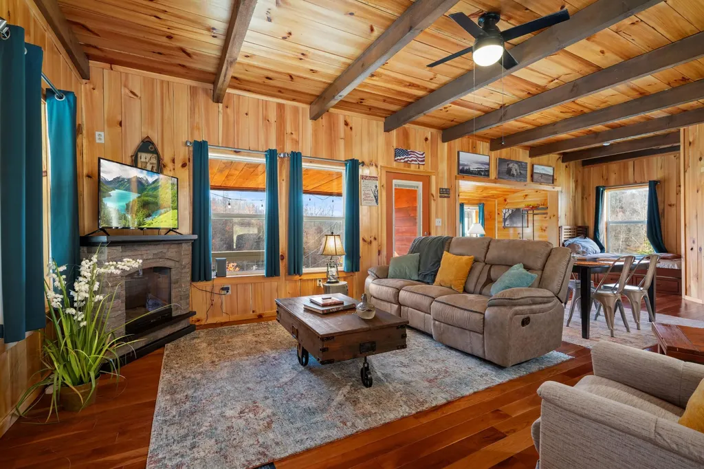 16 Hickory Lane Campton KY 41301