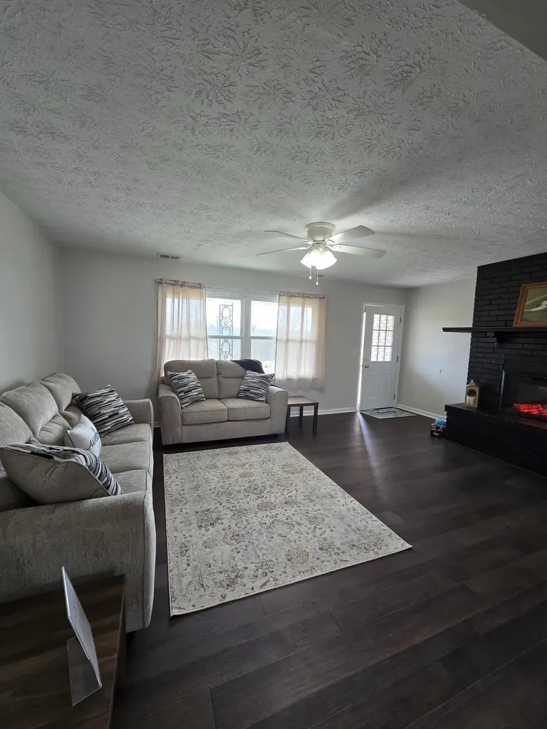 449 Keene Troy Pike Versailles KY 40383