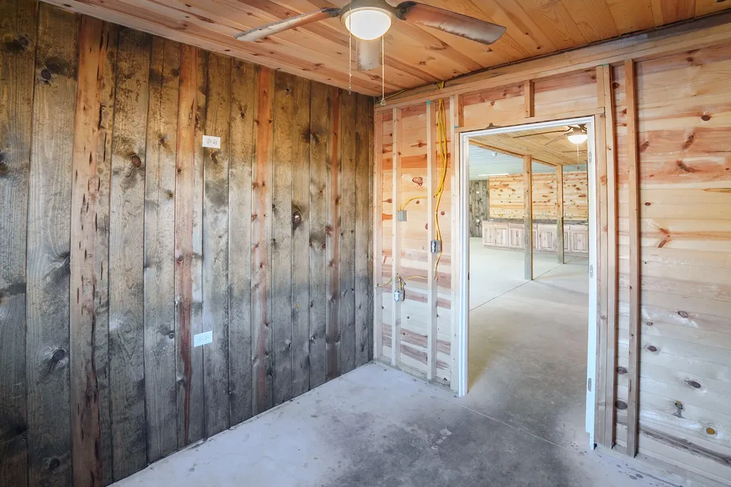 14198 Highway 191 Hazel Green KY 41332