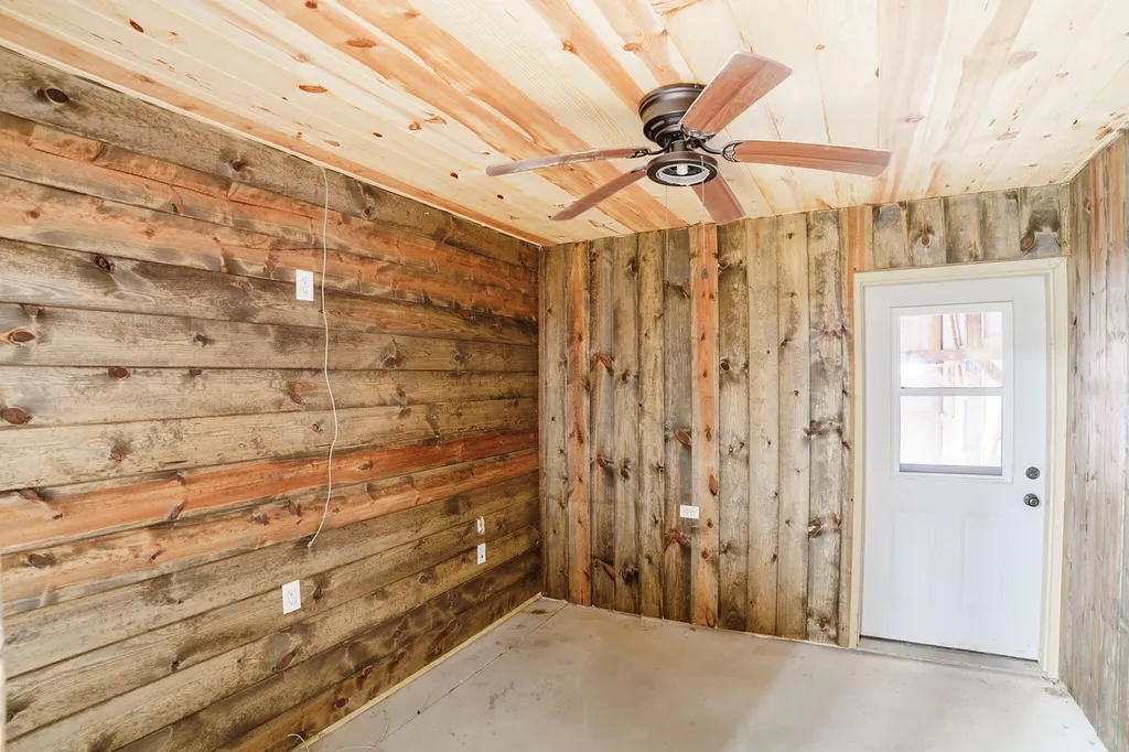 14198 Highway 191 Hazel Green KY 41332