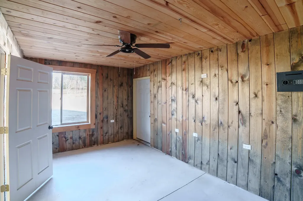 14198 Highway 191 Hazel Green KY 41332