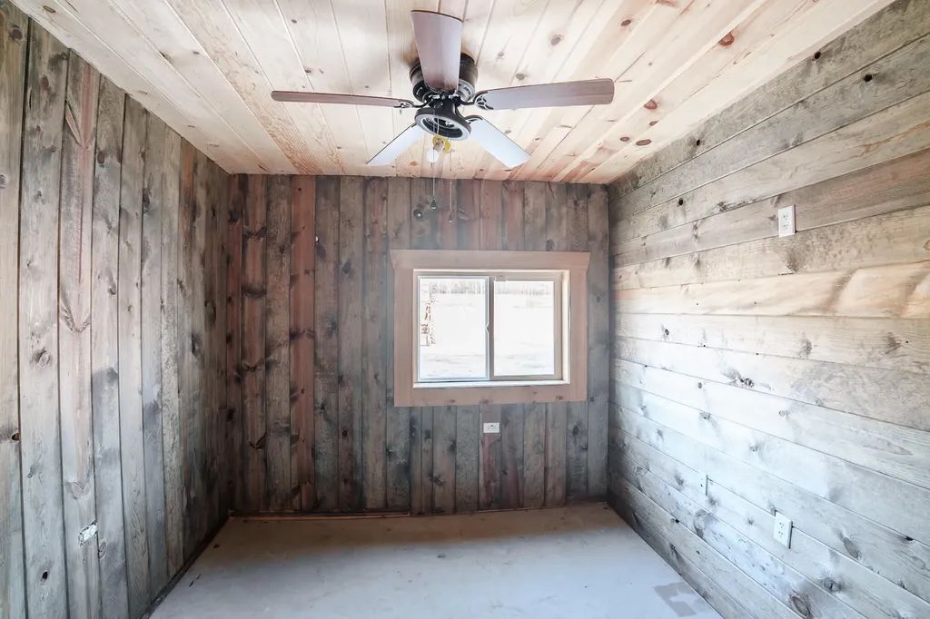 14198 Highway 191 Hazel Green KY 41332